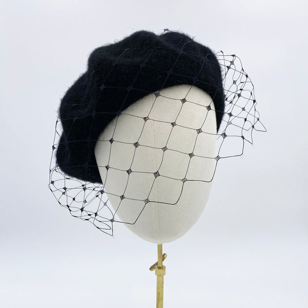 Women's Black wool beret with veil